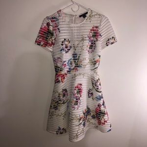 BEAUTIFUL White Floral Dress